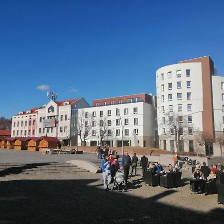 Apartman Viktoria トゥズラ エクステリア 写真