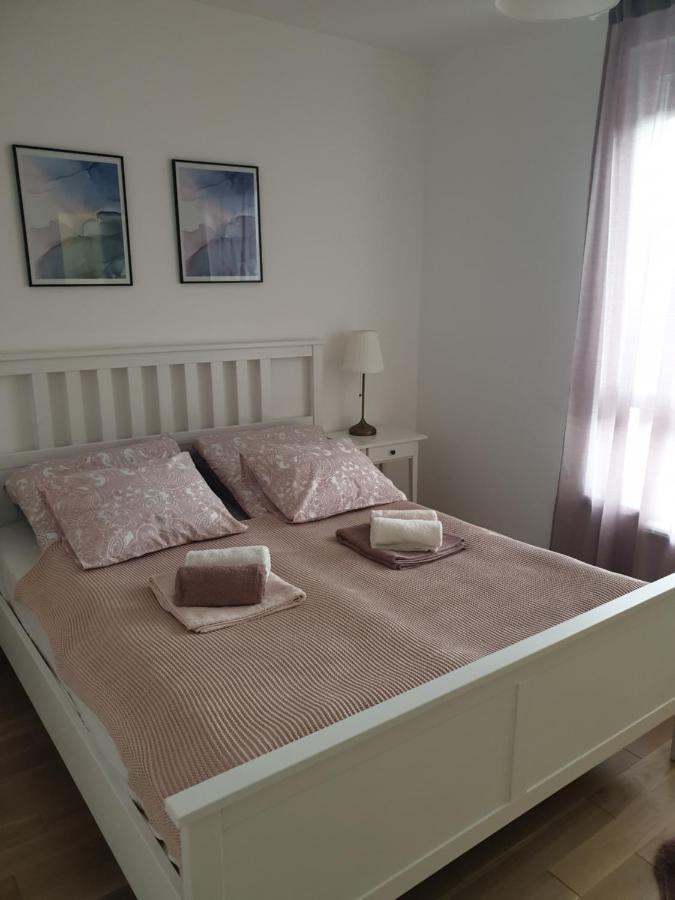 Apartman Viktoria トゥズラ エクステリア 写真