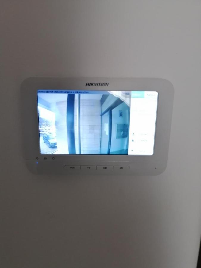 Apartman Viktoria トゥズラ エクステリア 写真